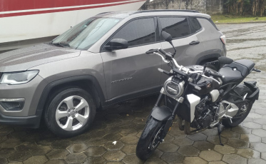 Investigação resulta em R$ 500 mil sequestrados. Buscas ocorreram também em cidade da região