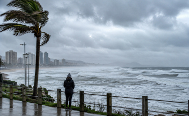 Ciclone no mar provoca ventos fortes e frio derruba temperaturas em SC