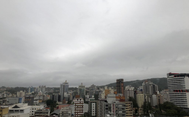 Quinta-feira com céu encoberto e máxima de 18ºC no Sul catarinense