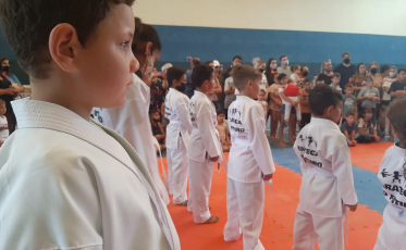 Içarenses faturam medalhas em duas competições nacionais de karatê 