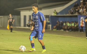 Caravaggio vence o Camboriú e conquista primeira vitória em casa