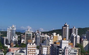 Poucas nuvens e presença de sol marcam início da semana em Criciúma e região