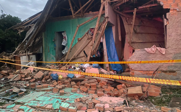 Mulher fica ferida após desabamento de casa em Araranguá