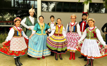 Folclore em Dança reúne grupos culturais no Criciúma Shopping