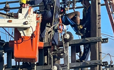 ATUALIZADA: ((Vídeo)) Homem sobe em subestação do Rio Maina e deixa 30% de Criciúma sem energia