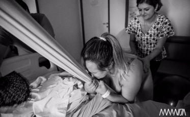 Cicatrizes de uma nova vida: o uso da doulagem como proteção no trabalho de parto