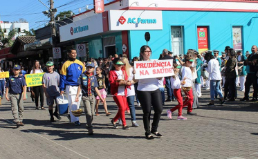 Nova Veneza: Desfile cívico traz mensagens sobre a vida e dignidade