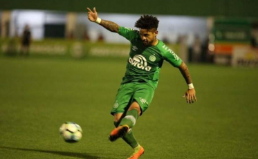 Chape amarga terceiro jogo sem vitória e jogador critica time: 