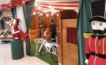 Em clima de Natal Shopping Della cria Parque do Noel 