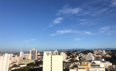 Sol e temperatura na casa dos 30° continuam no final de semana