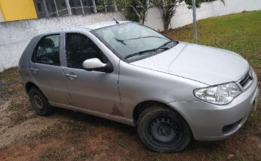 PM recupera veículo roubado e impede furto no bairro Pinheirinho