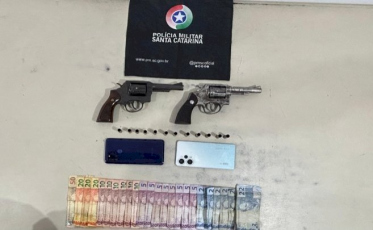 Tentativa de homicídio em Araranguá termina com prisão de jovem e apreensão de armas