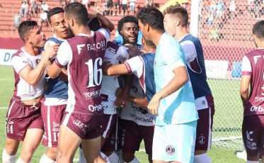 Entra em campo o último invicto no Catarinense nesta segunda-feira
