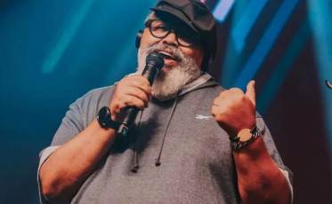 Últimos ingressos disponíveis para o show de Jorge Aragão em Criciúma