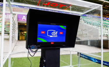 Após erros de arbitragem, CBF promete novas soluções para o VAR