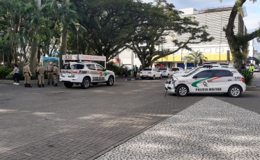 Comerciantes seguem o decreto e lojas continuam fechadas