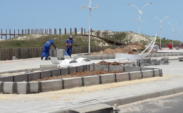 Segunda etapa do calçadão da beira-mar chega a 90%
