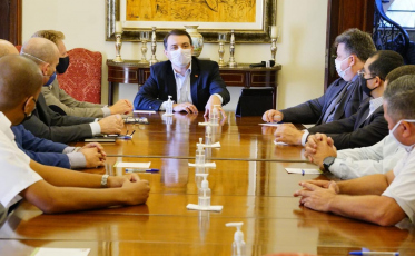 Deputado Sergio Motta leva motoristas ao governador para solicitar retorno dos ônibus 