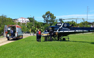 Motociclista morre e passageira fica gravemente ferida após acidente em Lauro Müller