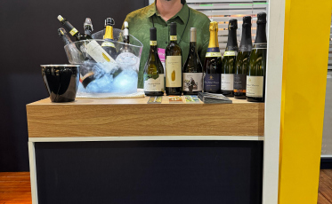 Vinícola Damian apresenta vinho goethe na maior feira de vinhos da América Latina