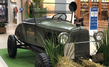 Exposição de antiguidades permanece até sábado no Shopping Della