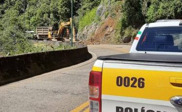 Trânsito flui normalmente na Serra do Rio do Rastro nesta segunda-feira