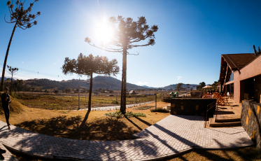 Fontana entrega condomínio fechado de luxo em Bom Jardim da Serra