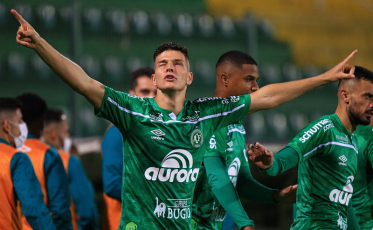 Enfim, na semifinal...