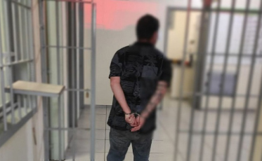 Polícia Civil prende homem com mandado por disparo de arma de fogo