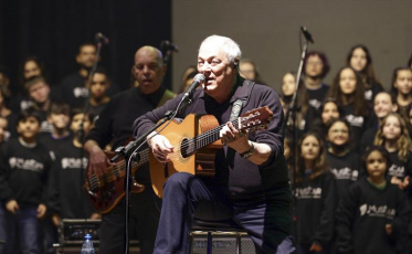 Com Toquinho, criciumenses lançam versão coral de 