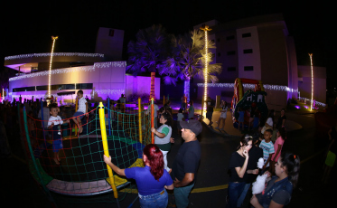 Criciúma: Chegada do Papai Noel reúne 500 pessoas no bairro Santa Bárbara (FOTOS)