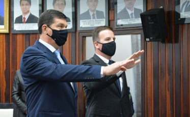 “Continuarei sendo o prefeito de todos com o mesmo comprometimento e dedicação”, afirma Noi Coral ao tomar posse