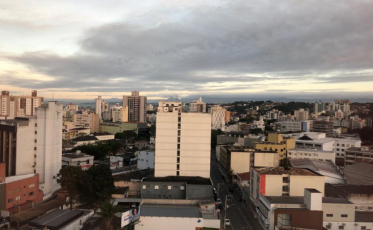 Nebulosidade e temperatura baixa chegam a região Sul neste fim de semana