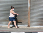 Alguns com máscara, outros se exercitando... o povo na rua