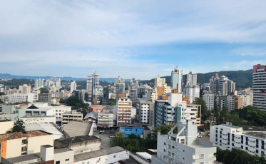 [Áudio] Chuva chega atrasada e deve se estender até este sábado na região
