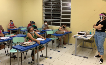 Morro da Fumaça retoma Classe de Alfabetização de Jovens e Adultos