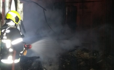 Cadáveres são encontrados em casa que pegou fogo