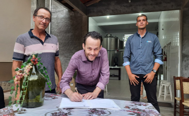 Assinatura da Ordem de Serviço para pavimentação da Rodovia dos Imigrantes Trevisano