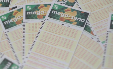 Concurso 3018 da Mega-Sena: veja os números sorteados neste domingo (14)