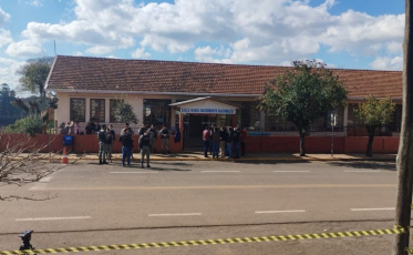 Criança morre e outras duas pessoas ficam feridas em ataque a escola no RS