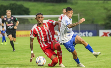 Carava vence a primeira e deixa zona de rebaixamento no Catarinense