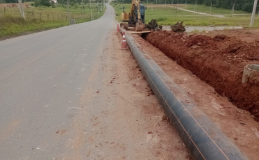 Trânsito é desviado em Içara para obra da Casan