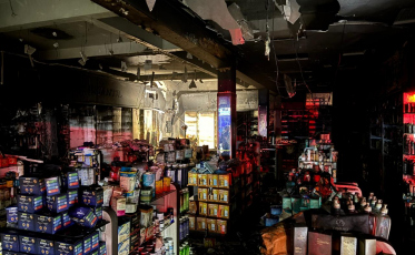 Incêndio de grandes proporções atinge farmácia em Turvo