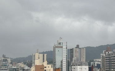 [Áudio]  Céu nublado e pancadas de chuva em Criciúma e região