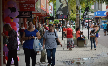 Megaliquidação: comércio de Criciúma aberto até 17h neste sábado
