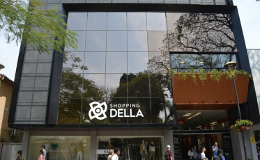 Shopping Della institui horário especial de verão aos sábados