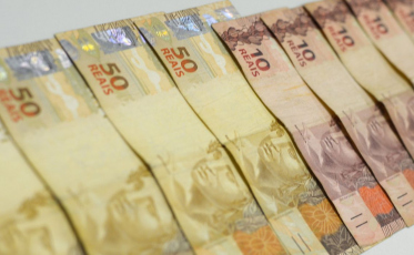 Senado aprova MP do aumento do salário mínimo para R$ 1.045