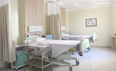 Detenta ganha bebê em elevador de hospital