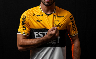 Criciúma lança a camisa tricolor para 2025