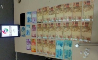 Traficante é preso com cocaína e mais de R$ 1 mil em Forquilhinha